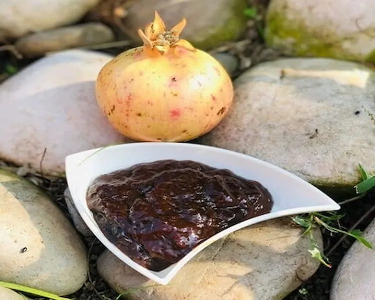خرید رب انار ترش جنگلی با قیمت استثنایی